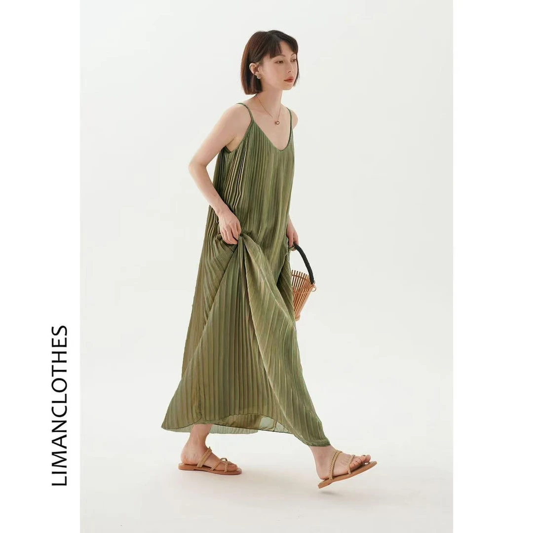 亲肤透气百褶裙吊带连衣裙夏日新款旅游度假高级感无袖长裙LYQ003