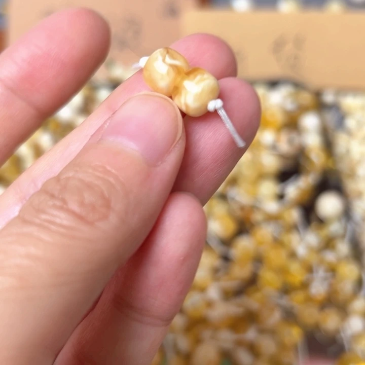 蜜蜡未镶嵌裸石7.9mm一对