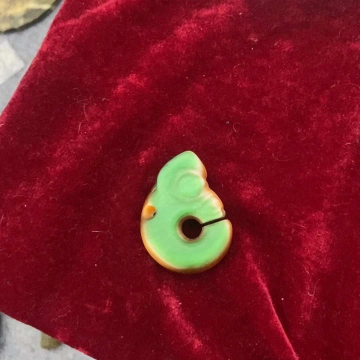 白玉菩提吊坠摆件