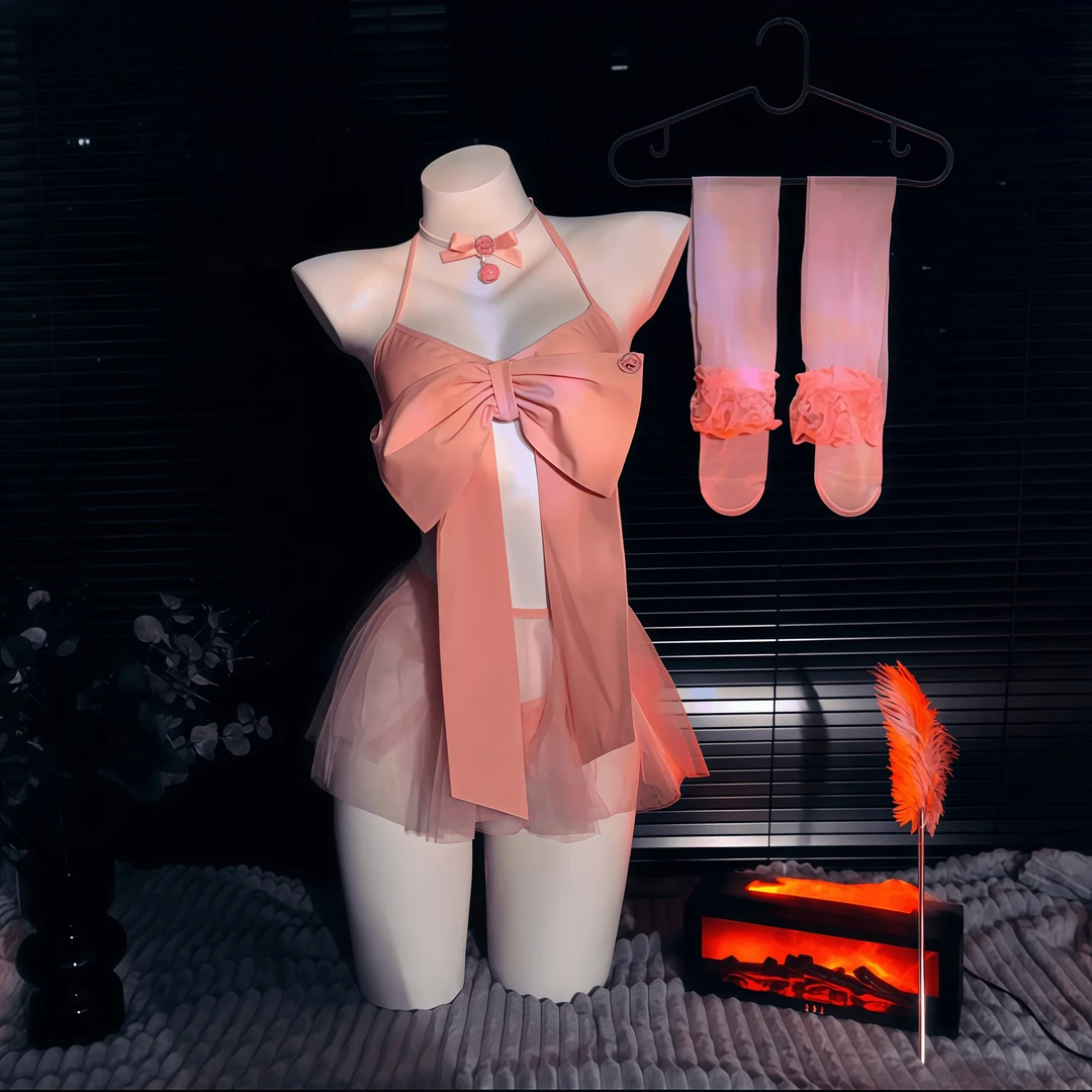 铃铛响了：兔兔千金2025新年纯欲风女神战裙蝴蝶款式性感睡裙