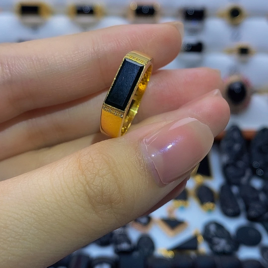 定制翡翠戒指18K金镶嵌