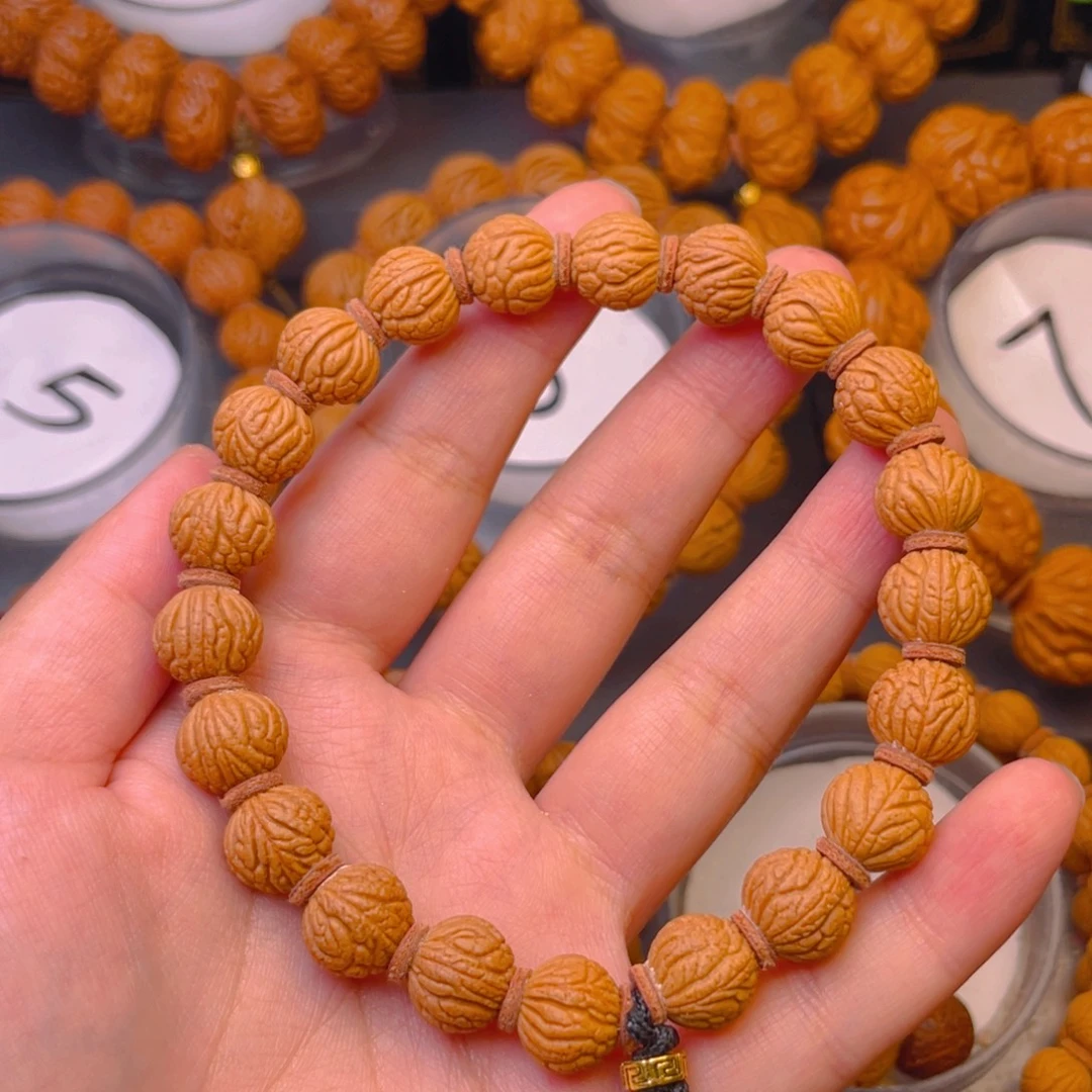 许***_吊坠桃核耶耶耶耶