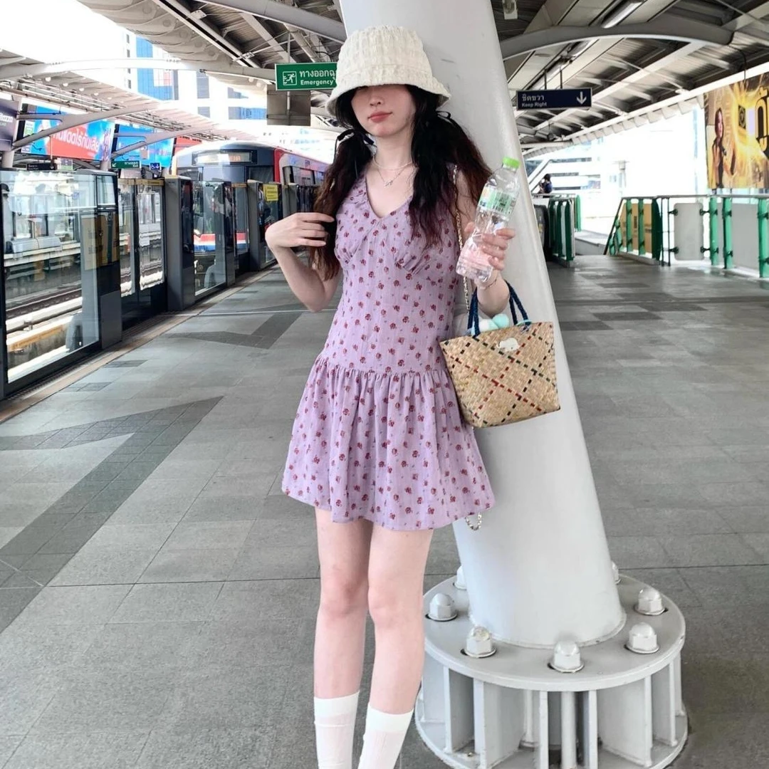 紫色甜美减龄V领碎花连衣裙女夏季韩系气质复古收腰背心短款裙子