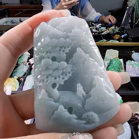 颈饰未镶嵌翡翠一个