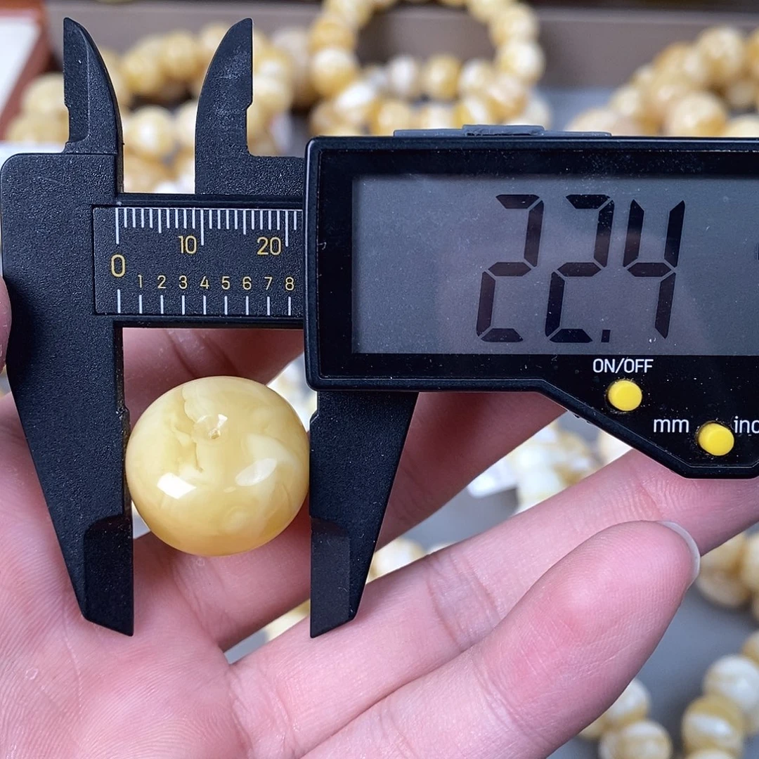 蜜蜡未镶嵌珠宝奇石