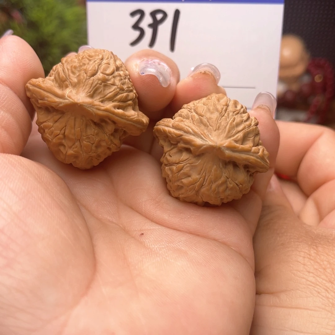 文玩核桃吊坠小众龙珠。边34。肚32。丹全