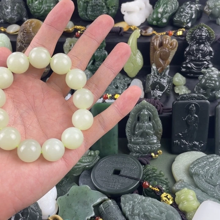 和田玉未镶嵌颈饰