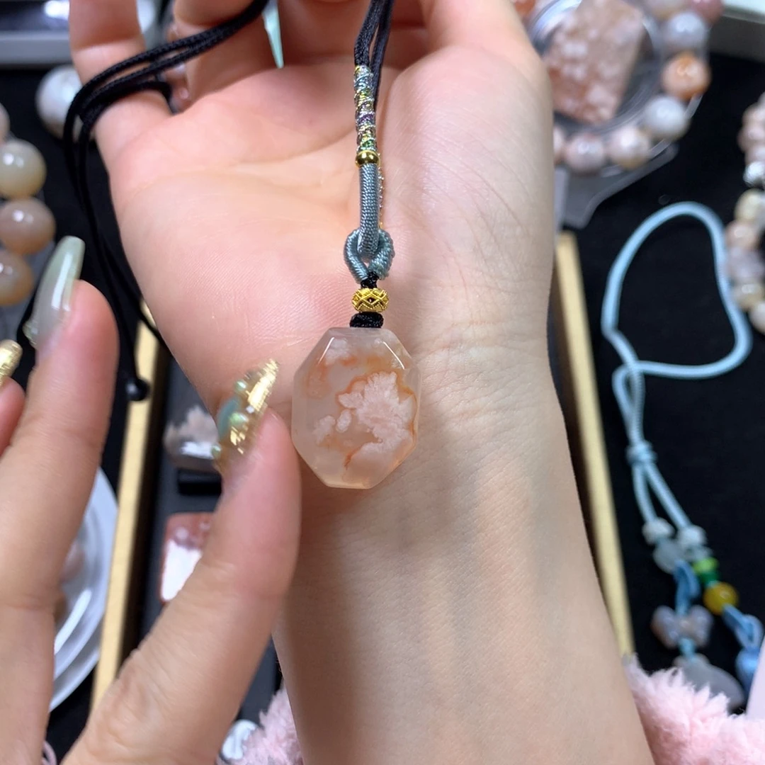 玛瑙/玉髓项圈未镶嵌