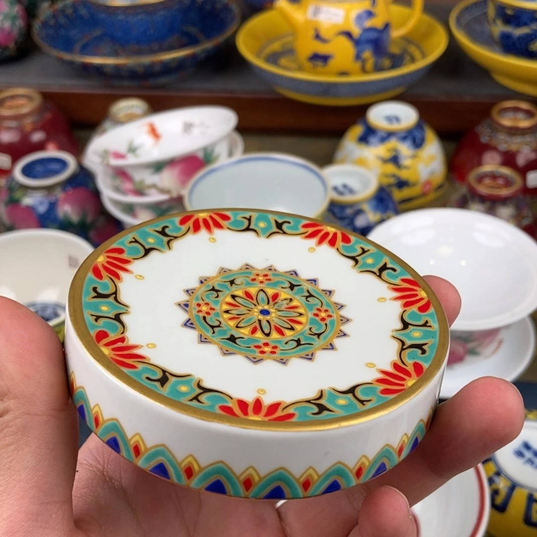 陶瓷艺术家的作品是一种