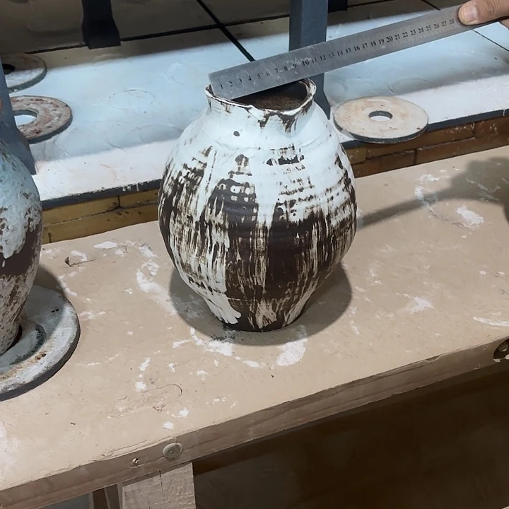 陶摆件高27，口8，无孔，瑕疵处理735