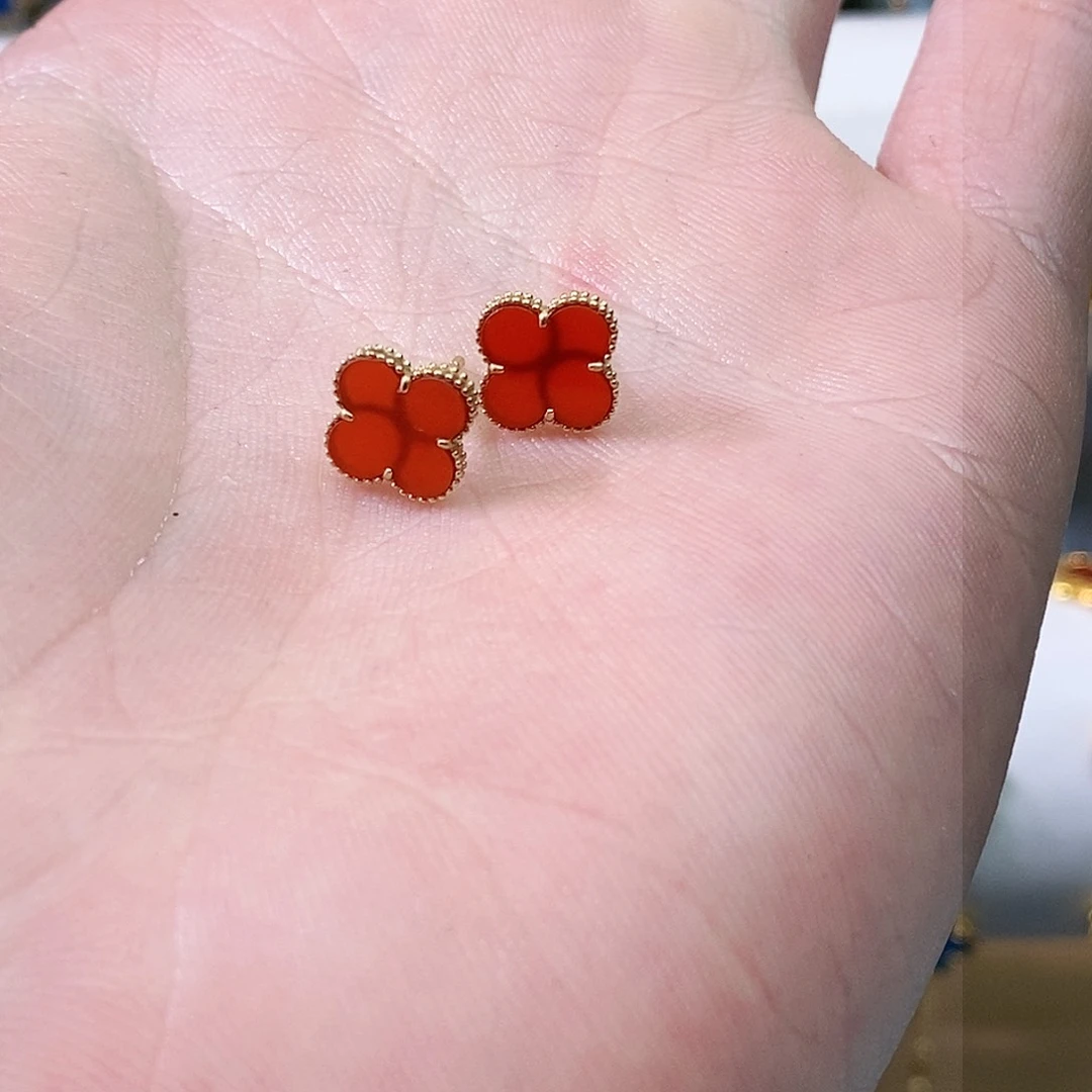 玛瑙/玉髓耳钉18K金镶嵌K黄