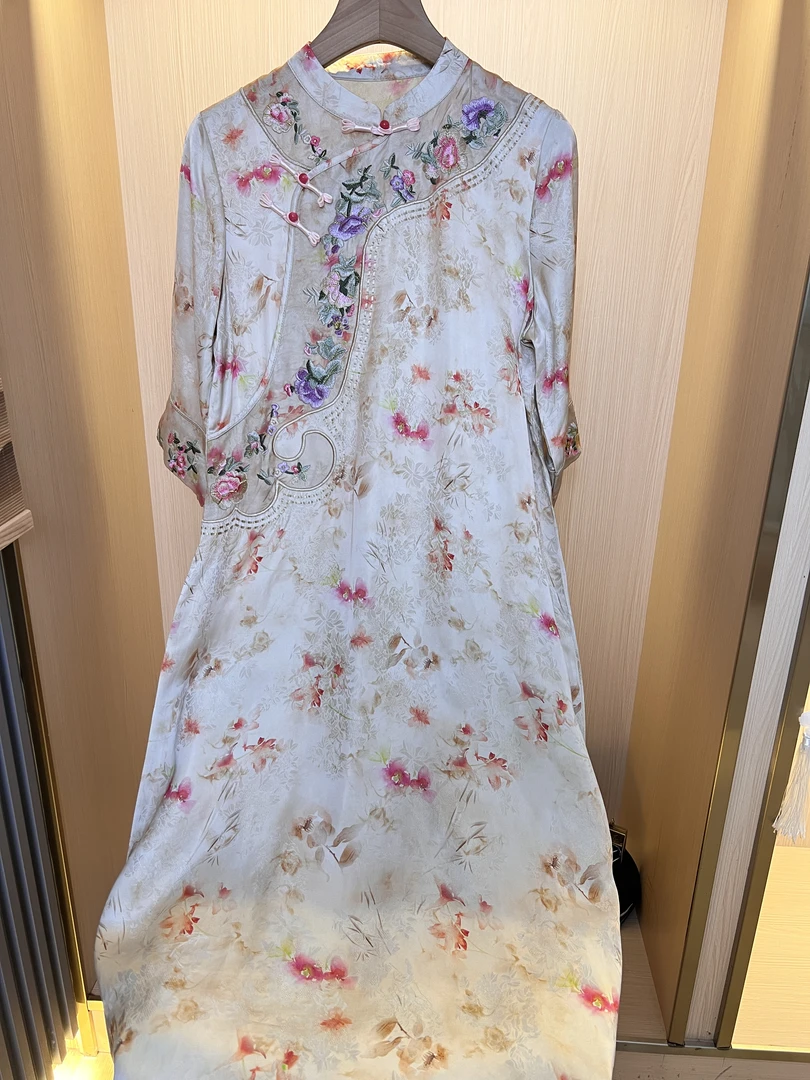 【烟纱】2025新款中式改良高端碎花刺绣镶边开叉连衣裙W4157-9