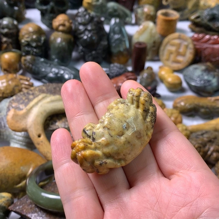 未镶嵌岫岩河磨玉（透闪石质玉）笔搁