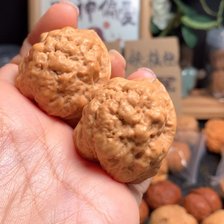 丿***丑桃核吊坠祥龙疙瘩包41尺