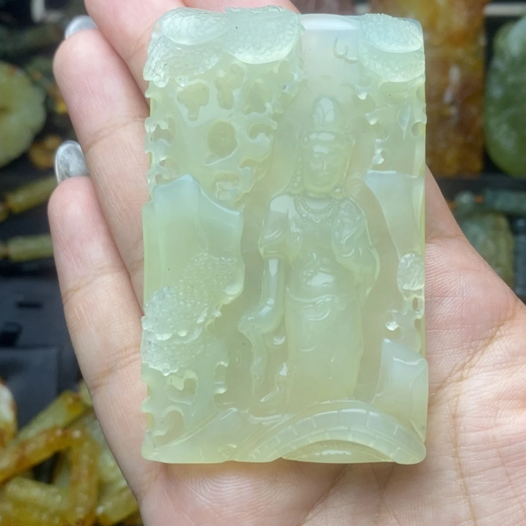 最***茶蛇纹石玉未镶嵌颈饰