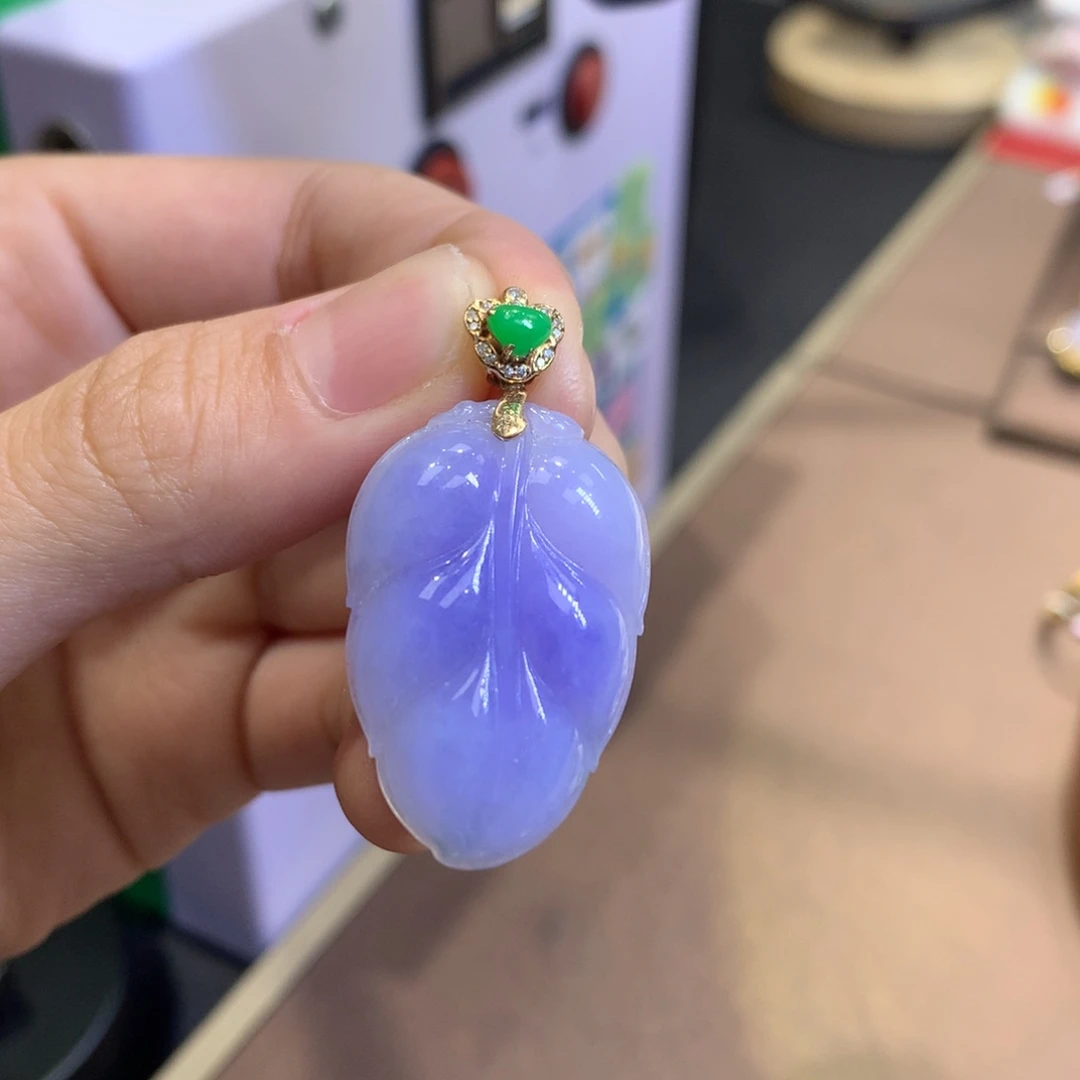 翡翠18K金镶嵌颈饰翡翠