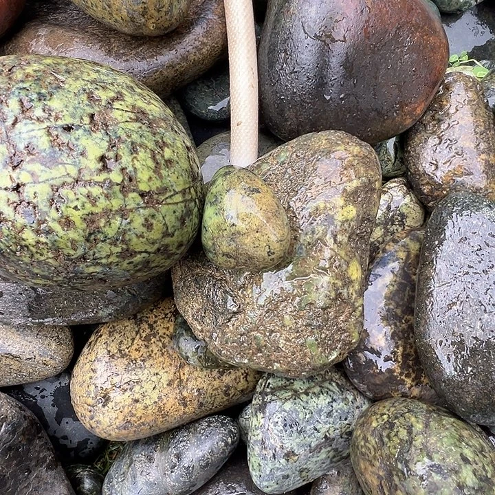 乐***谜东陵石手镯合金藏玉