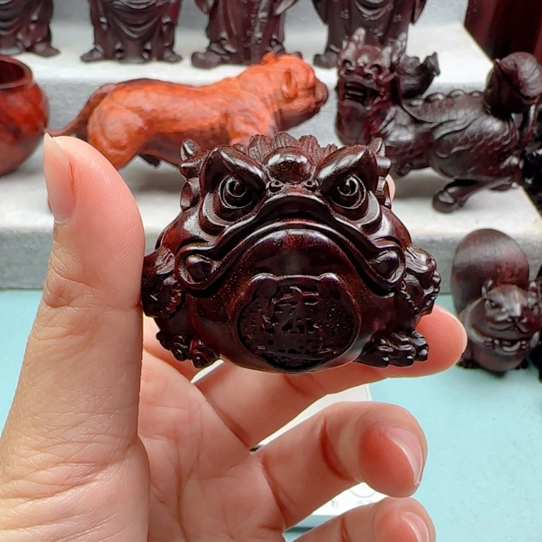 小叶紫檀把件甜**果金蟾