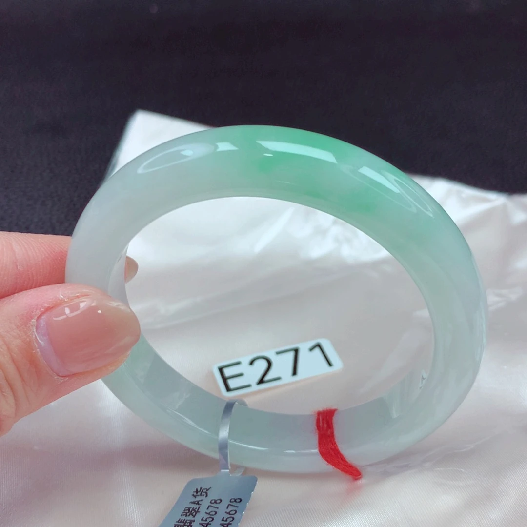 翡翠手镯未镶嵌手镯88