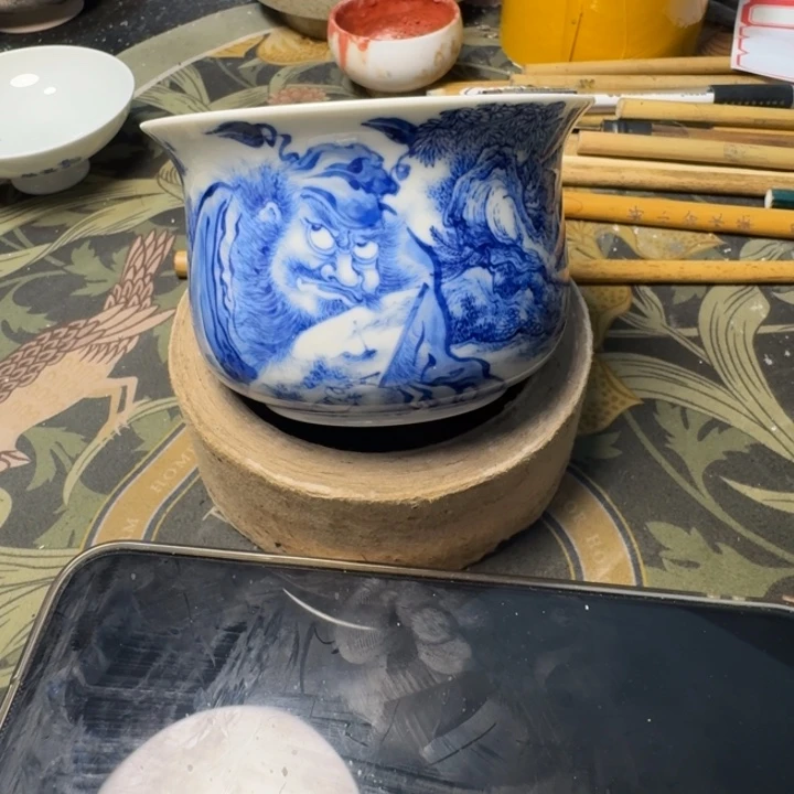 清**叟小雨山堂青花瓷杯