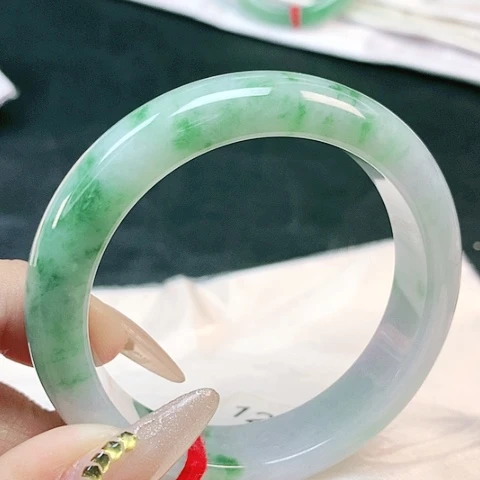 未镶嵌手镯翡翠是***！1288