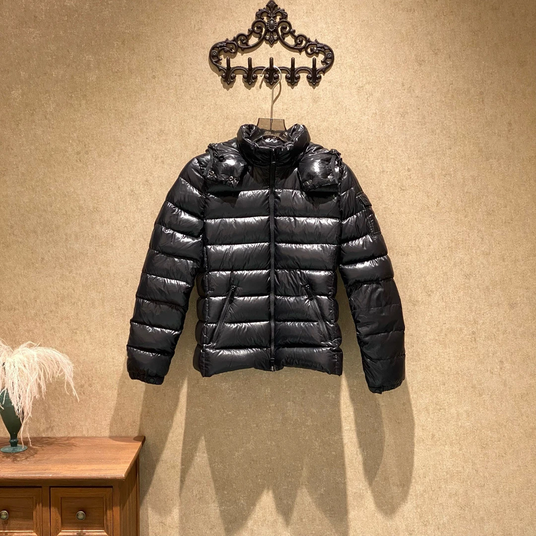 99新 MONCLER 黑色亮面刺绣徽标logo羽绒服/1码/39026
