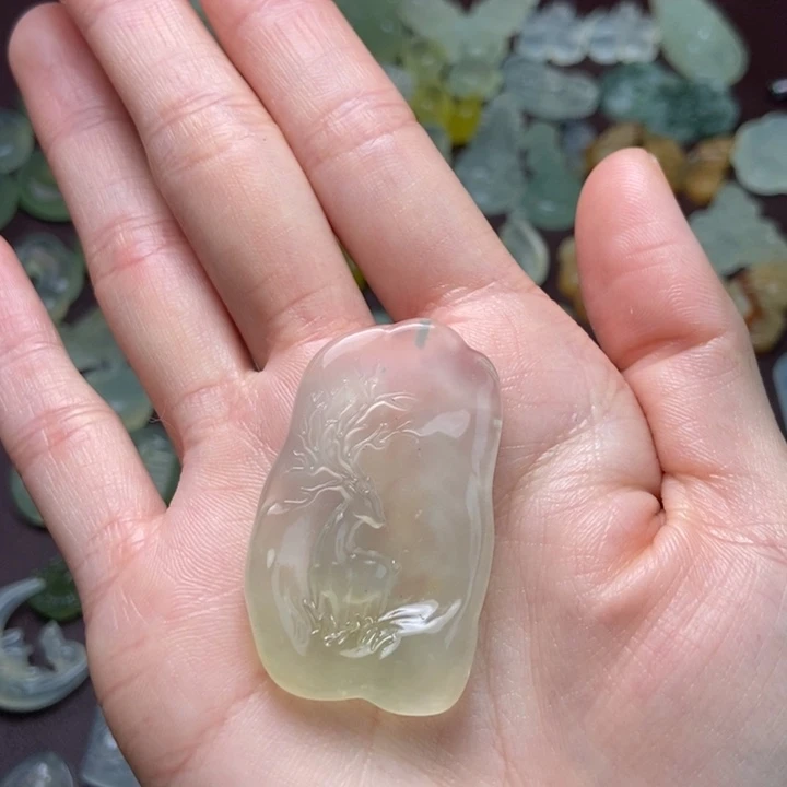 蛇纹石玉未镶嵌颈饰