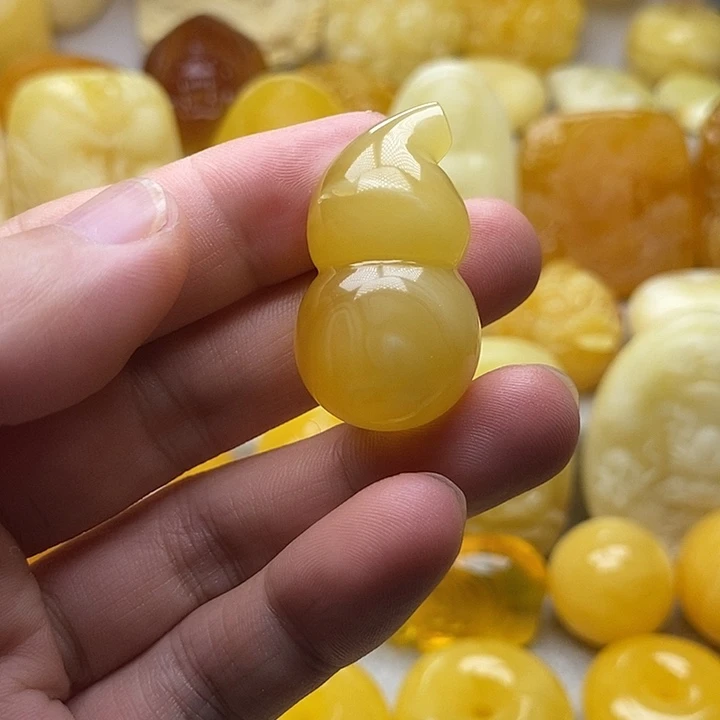 琥珀颈饰未镶嵌琥珀蜜蜡