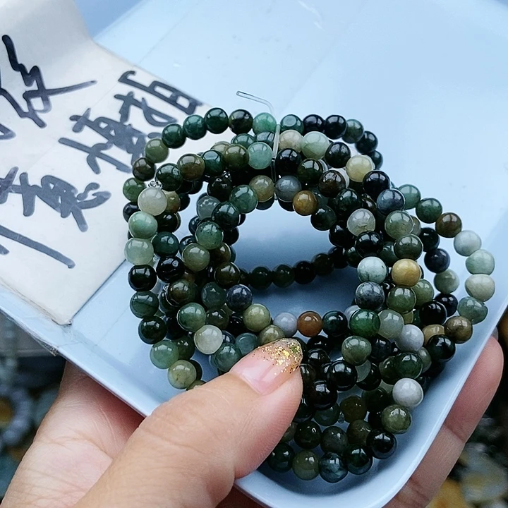 颈饰足铂镶嵌翡翠翡翠