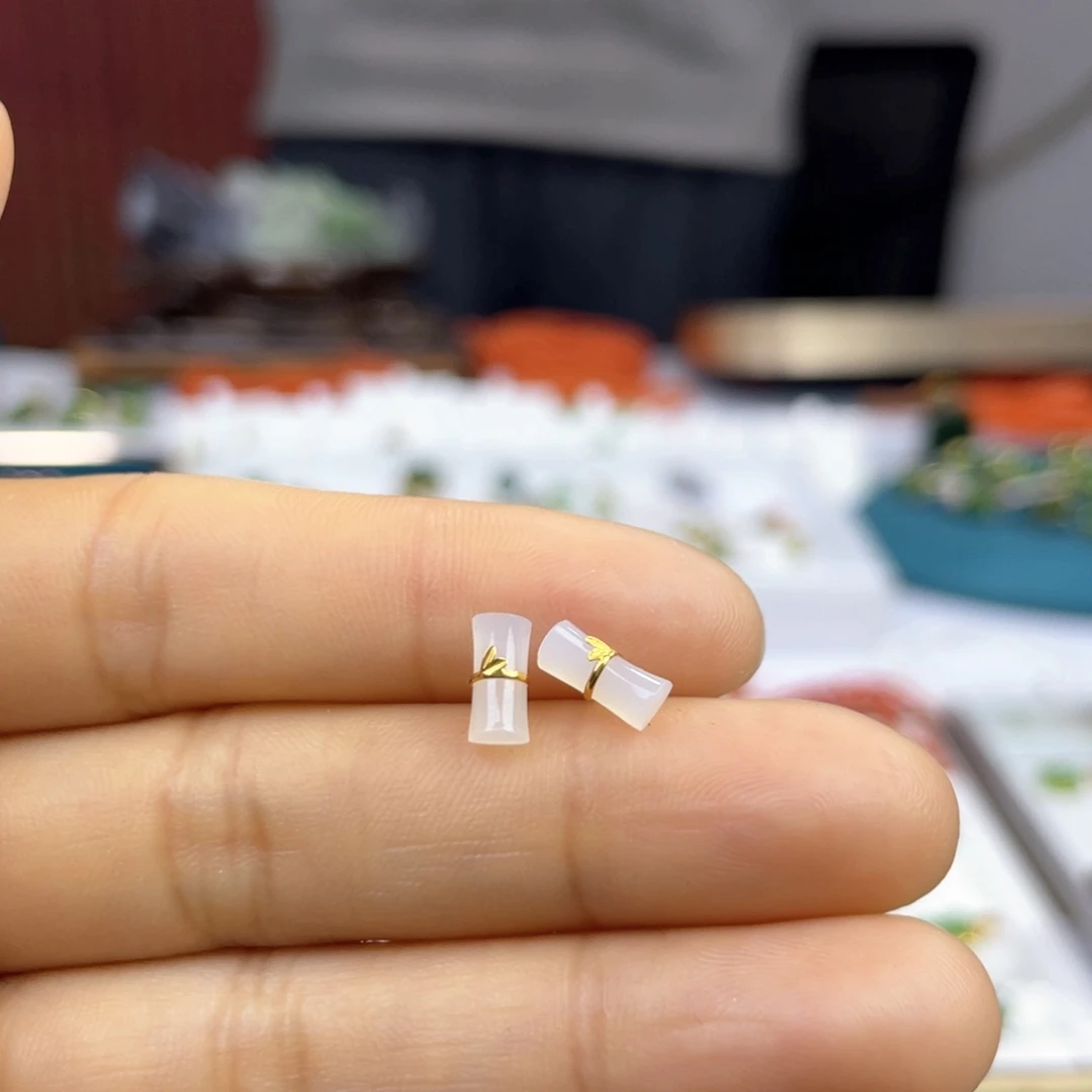 和田玉耳饰18K金镶嵌