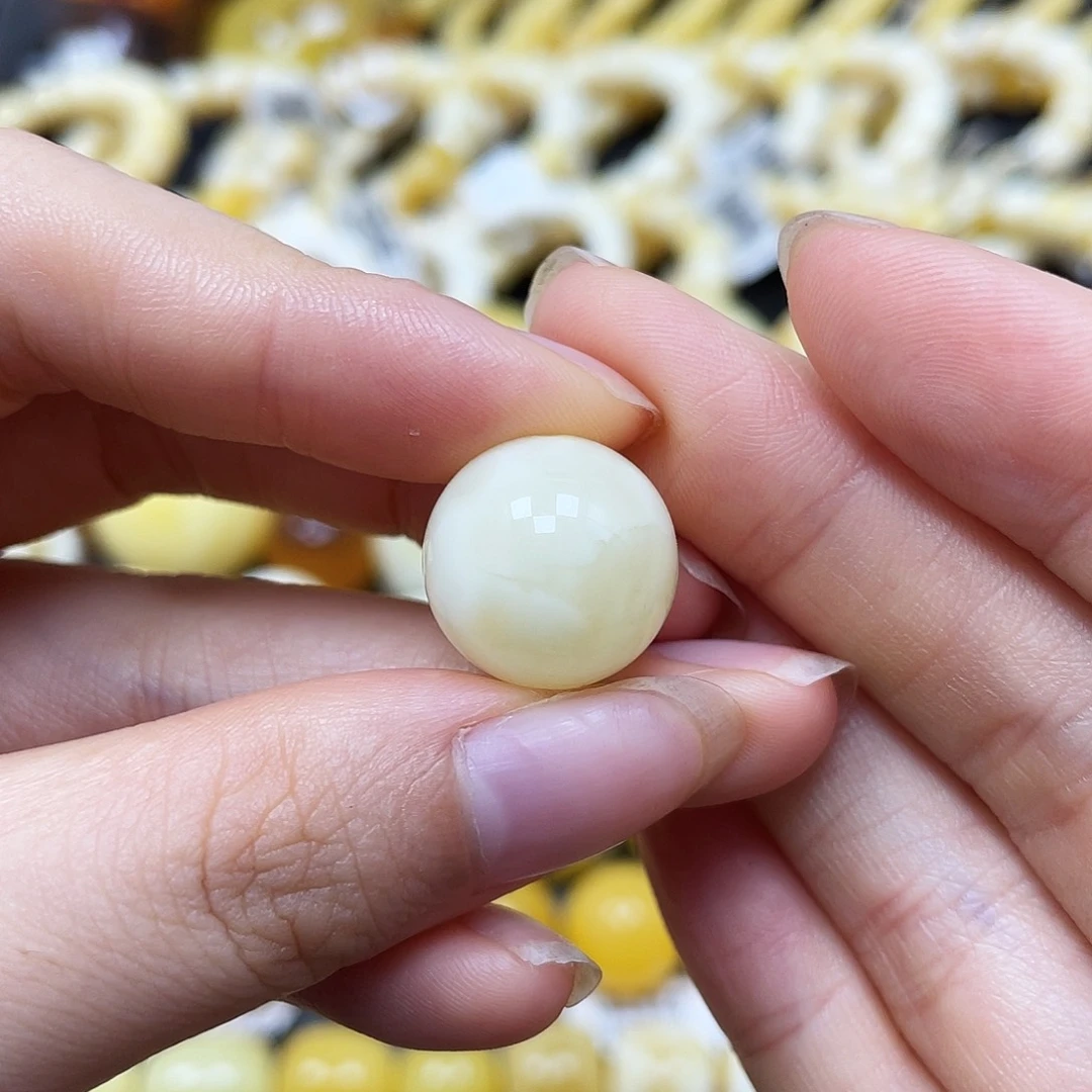 未镶嵌蜜蜡裸石圆珠15.7mm