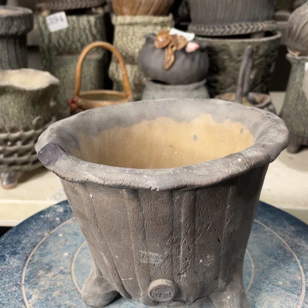 红陶微瑕的脸上有一丝