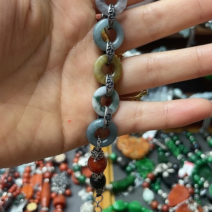 小***全翡翠未镶嵌手链饰品