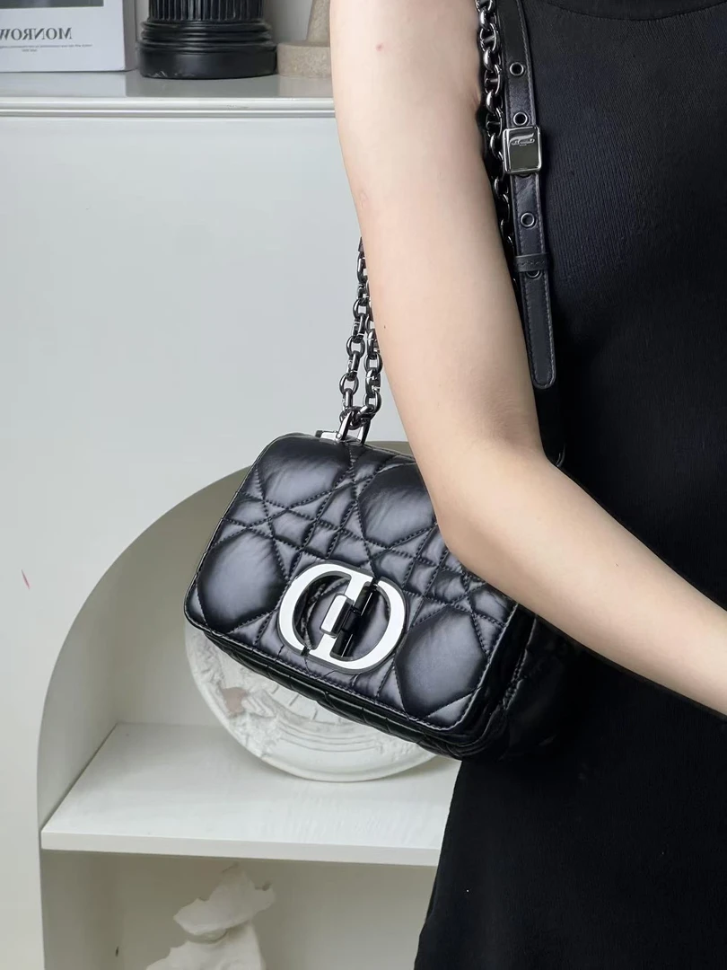 99新 DIOR/迪奥 caro小号泡芙黑银斜挎包/优品