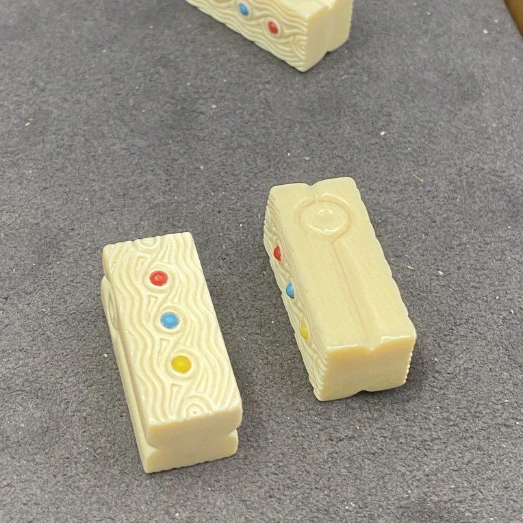 A21猛犸牙5A级冰料古龙纹四方配饰搭配