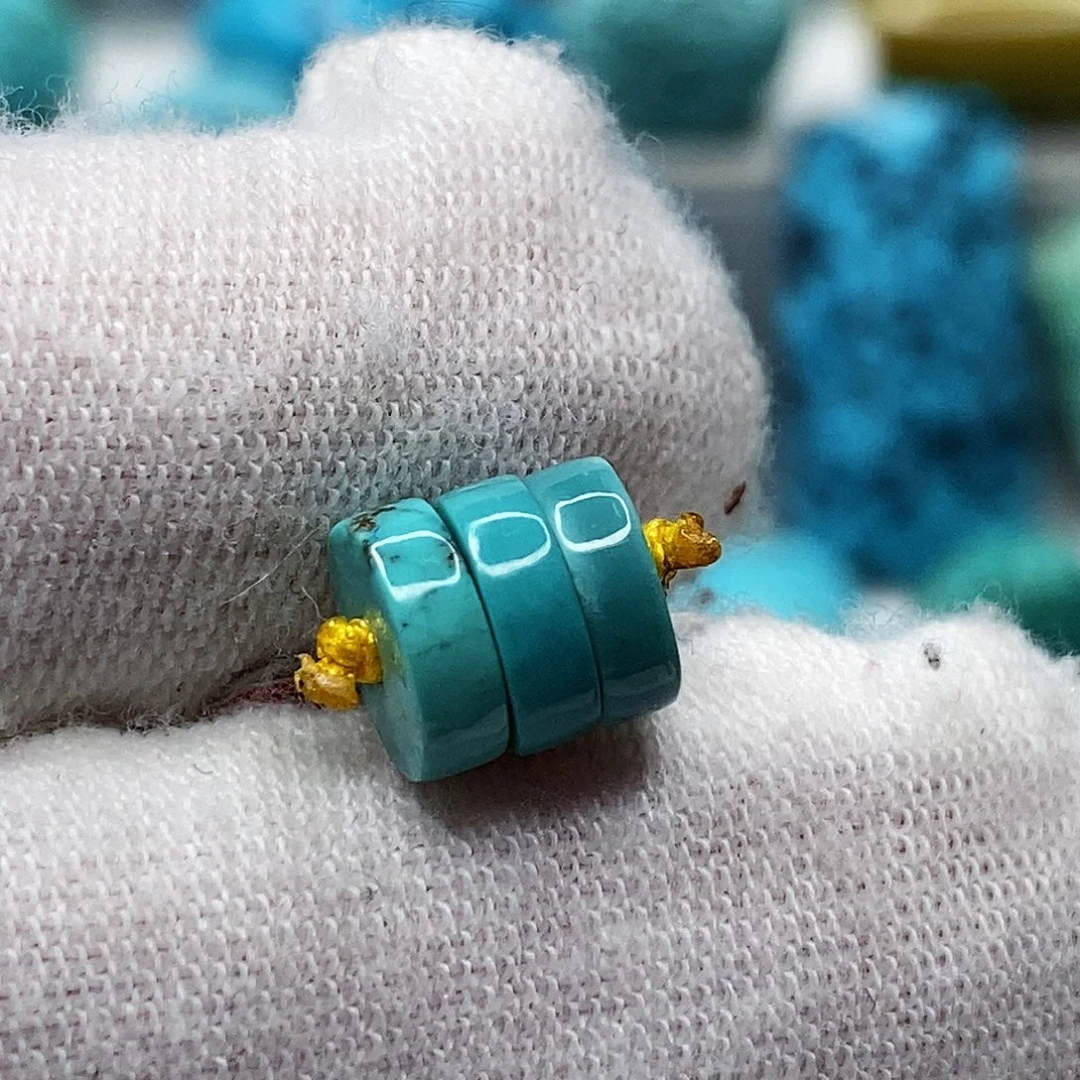 绿松石未镶嵌天然原矿 带武汉地大证书