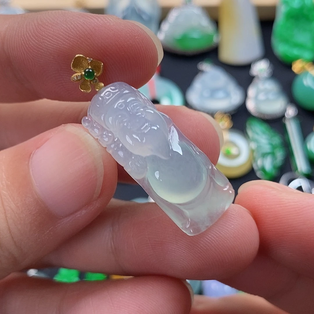 翡翠18K金镶嵌颈饰翡翠