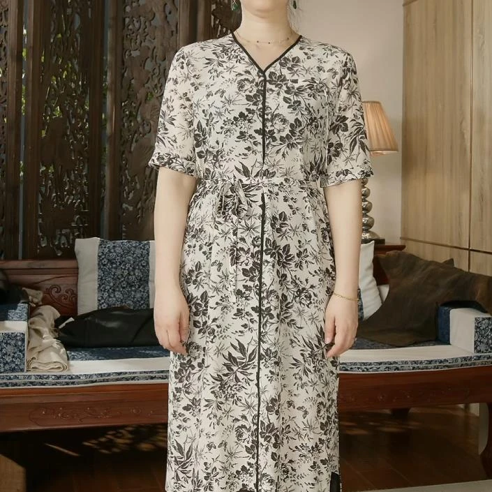 品叔&精工 ·桑蚕丝双绉V领短袖连衣裙