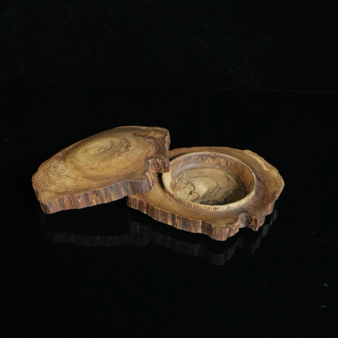 B1712 新加坡回流金三角黑棋沉香 11.77x9.71x3.63cm  129.65g