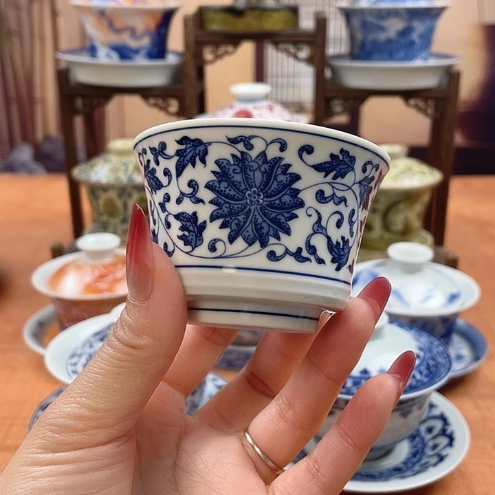 摆件陶青花缠枝莲马蹄主人杯