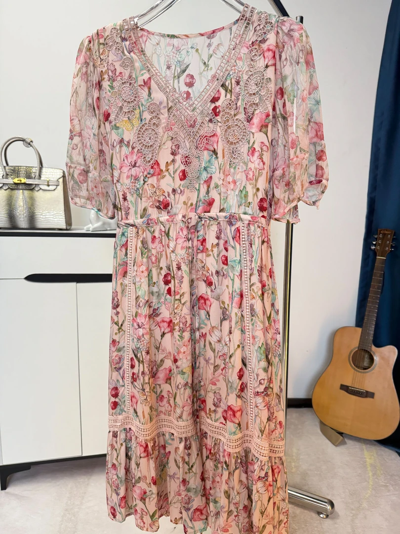 2025新款夏季v领气质轻奢短袖桑蚕丝碎花连衣裙202294B