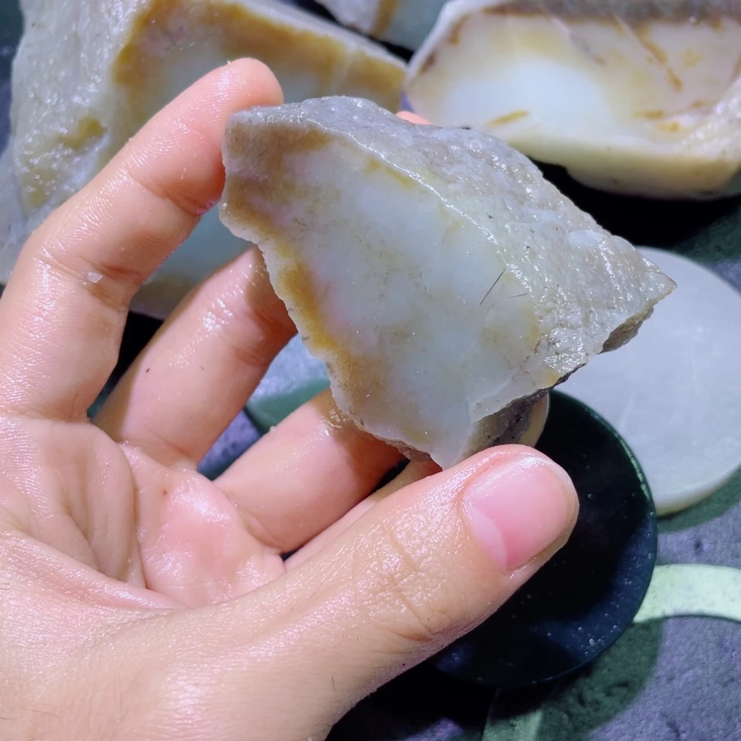 和田玉未镶嵌珠宝半成品