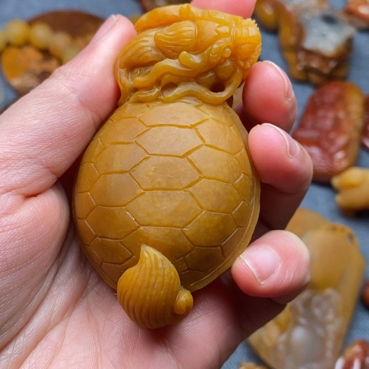 石英质玉（黄龙玉）合金颈饰