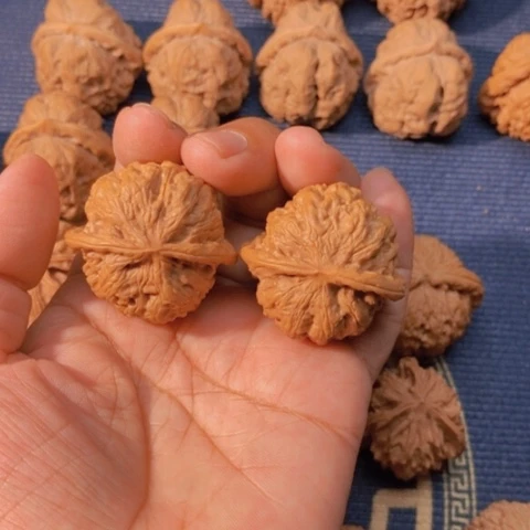 【闪购商品】吊坠文玩核桃l**予雨花石39
