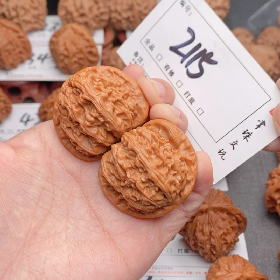 文玩核桃吊坠41白狮子2115