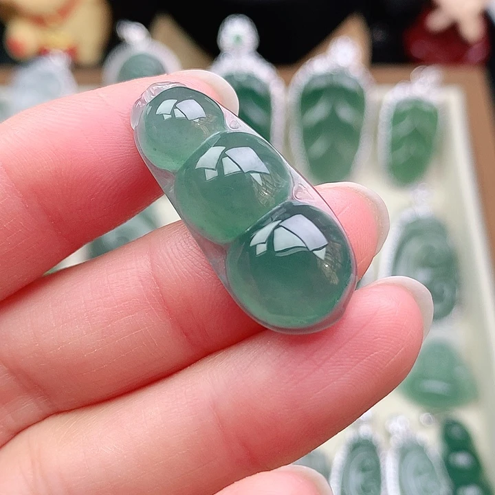 颈饰未镶嵌翡翠吊坠