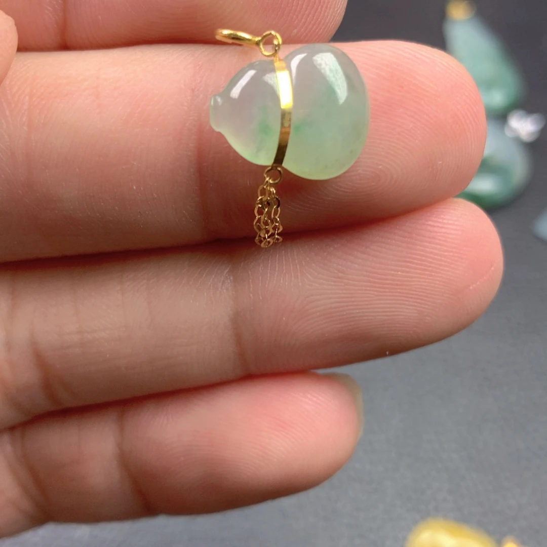 【闪购商品】颈饰18K金镶嵌翡翠翡翠