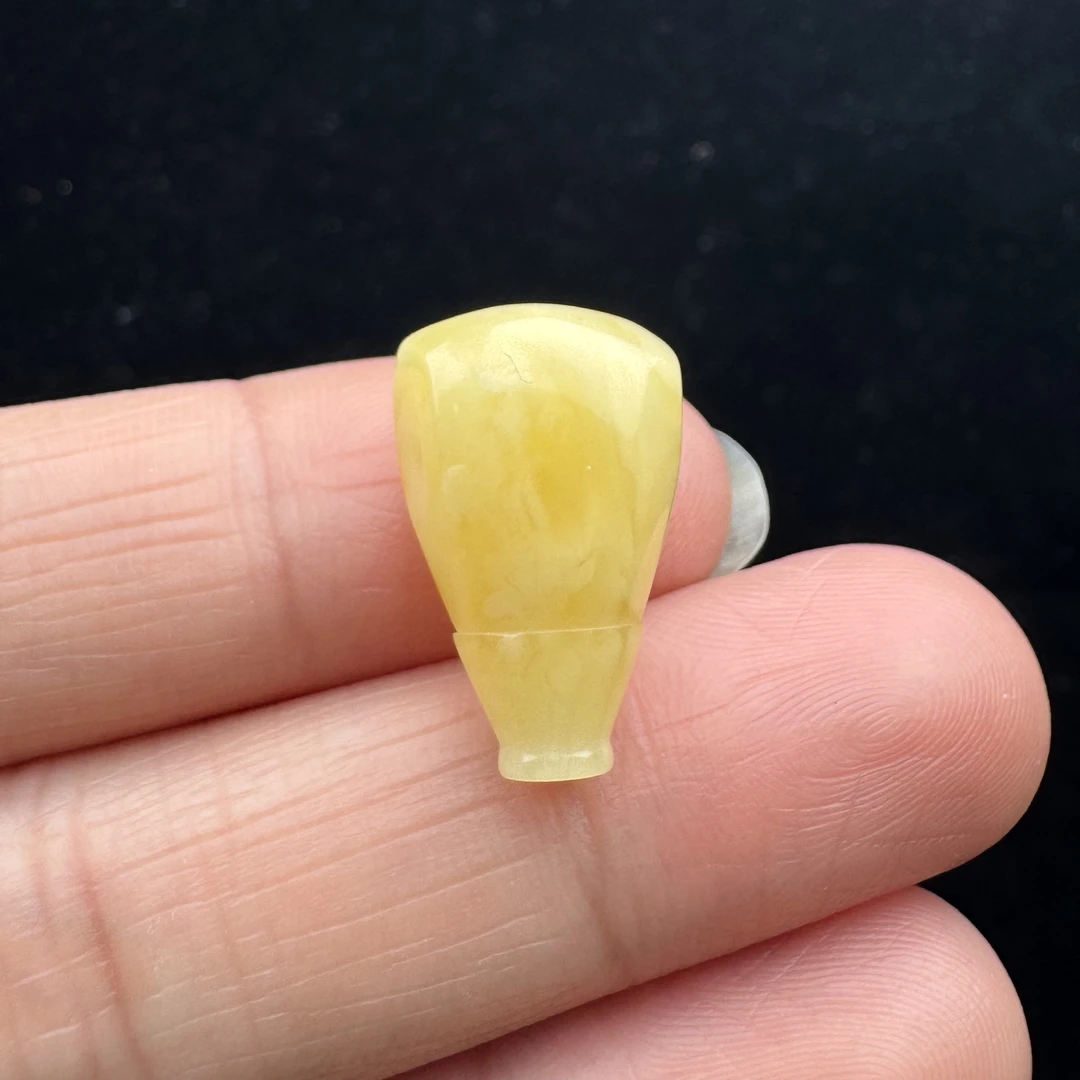 Z1498 天然原矿蜜蜡 鸡油黄三通 11*19mm 1.2g 支持复检 假一罚四