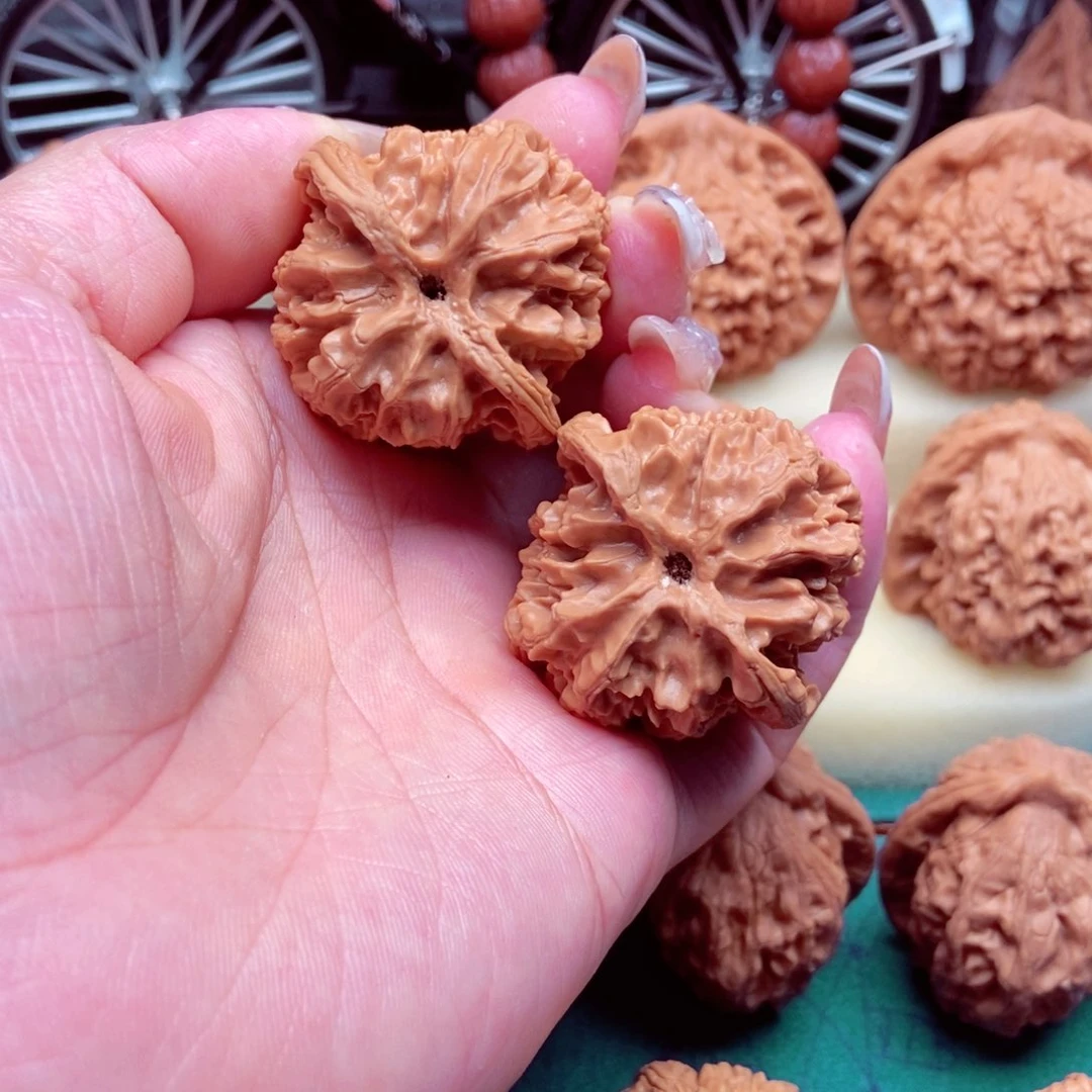 文玩核桃吊坠苹果40已打底