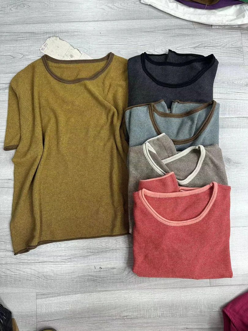 HY   领子撞色针织T恤